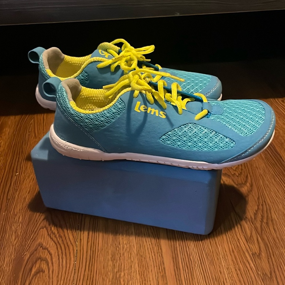 TEAL LEMS PRIMAL 2 Worn maybe once. Size 40 on tag they fit me I wear an 8.